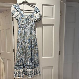 Blue Floral Puff-Sleeve Maxi Dress with Smocked Waist